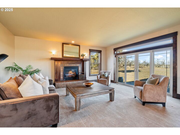 Property Photo:  2257 Dundas Way  OR 97040 