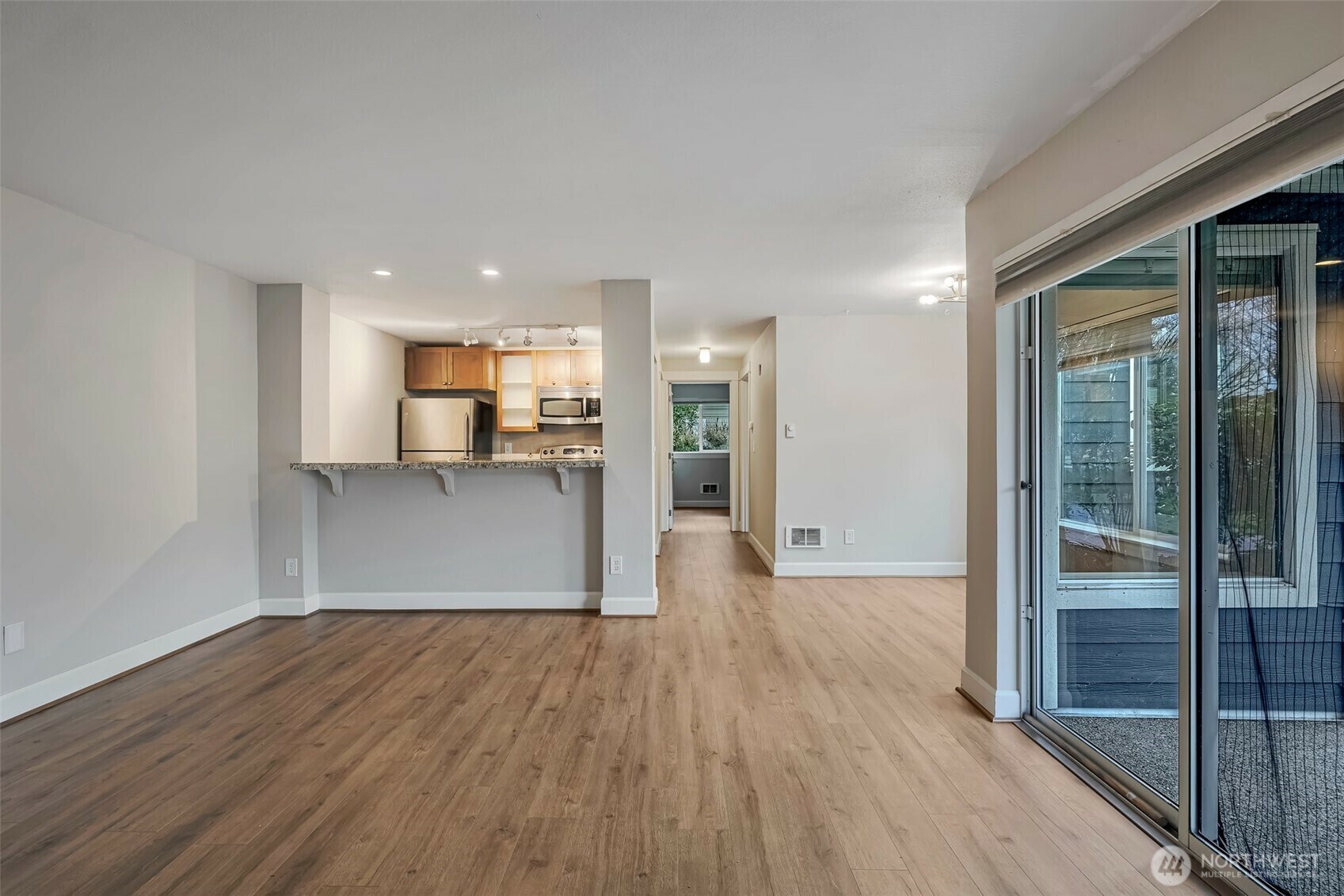 Property Photo: 300 N 130th Street 5106 WA 98133