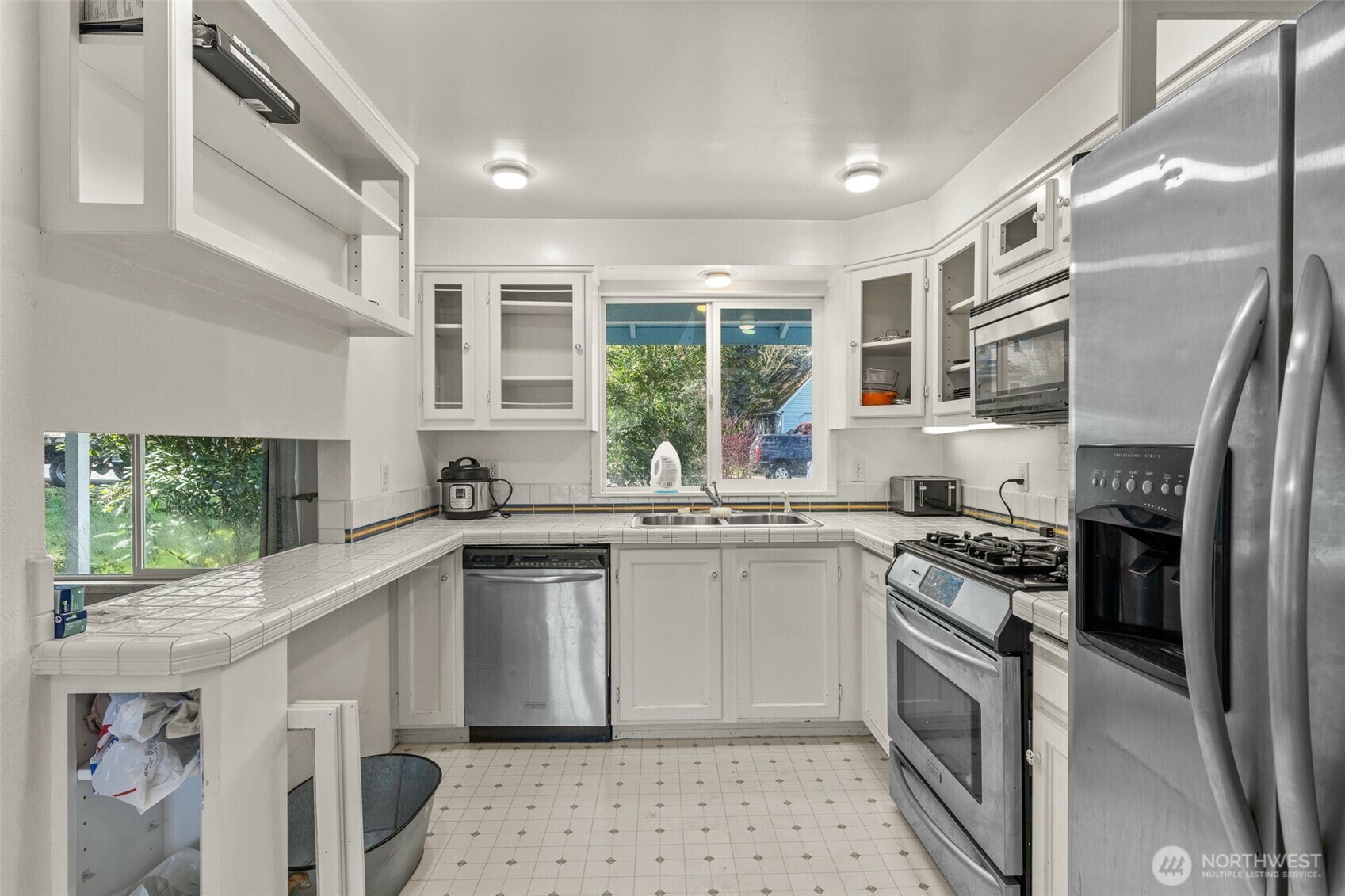 Property Photo: 652 SW Judson Street WA 98277