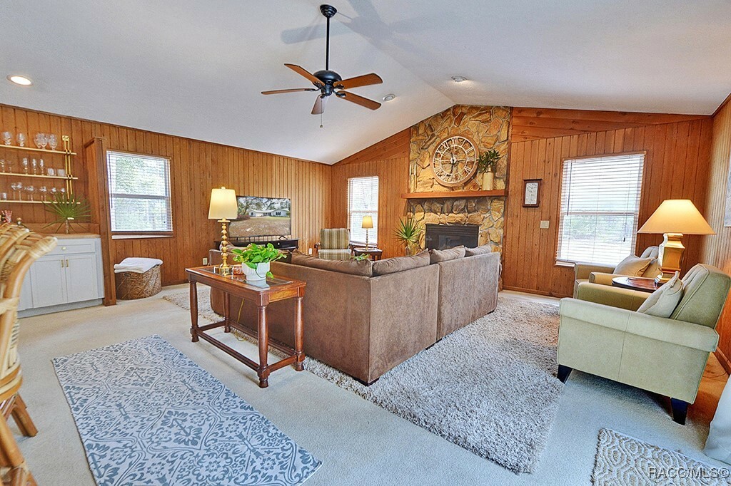 Property Photo: 4082 W Alamo Drive FL 34465
