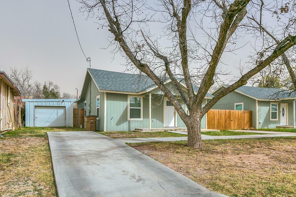 Property Photo: 106 Highland Blvd TX 76903