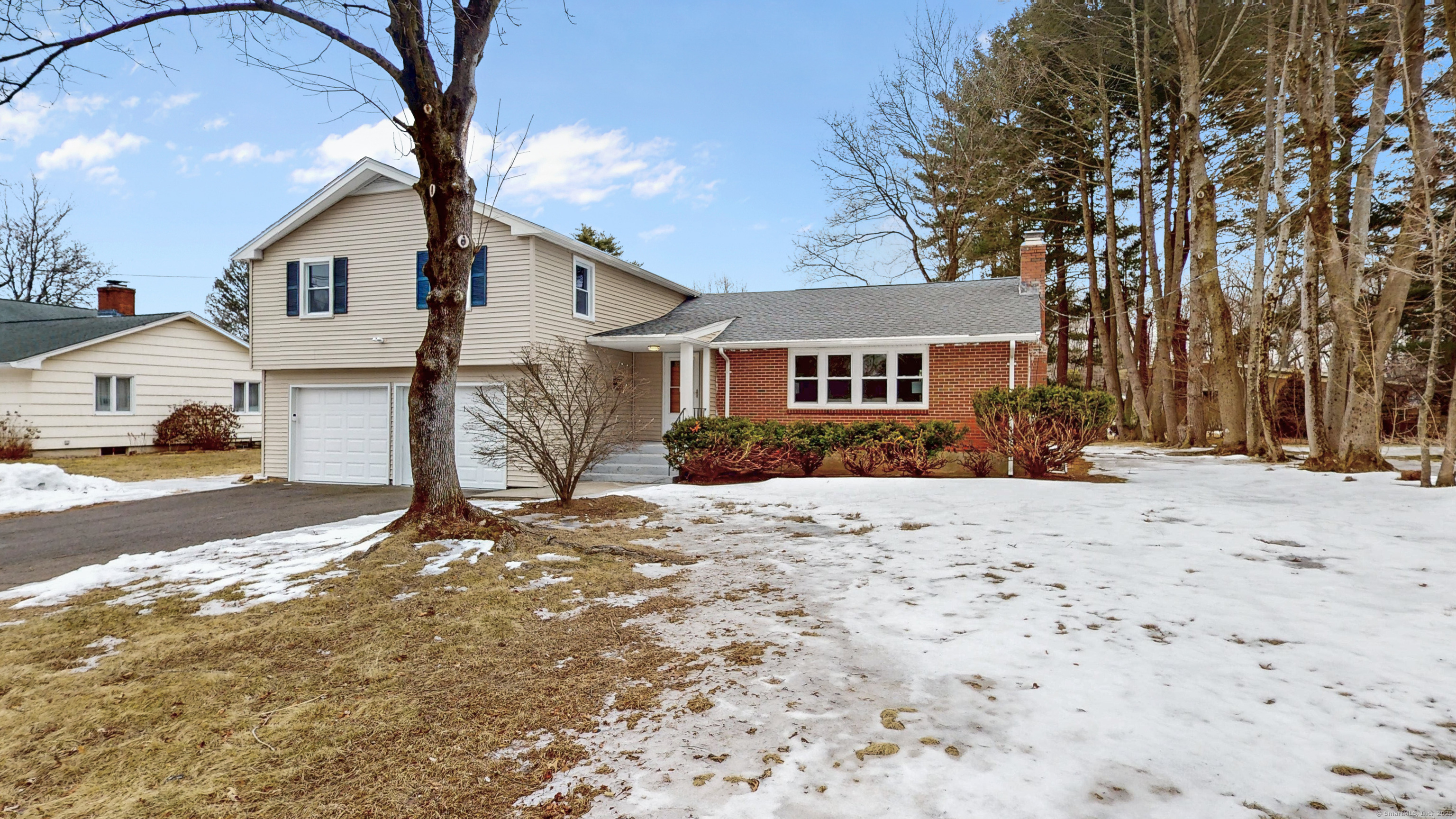 Property Photo:  117 West Ridge Drive  CT 06117 