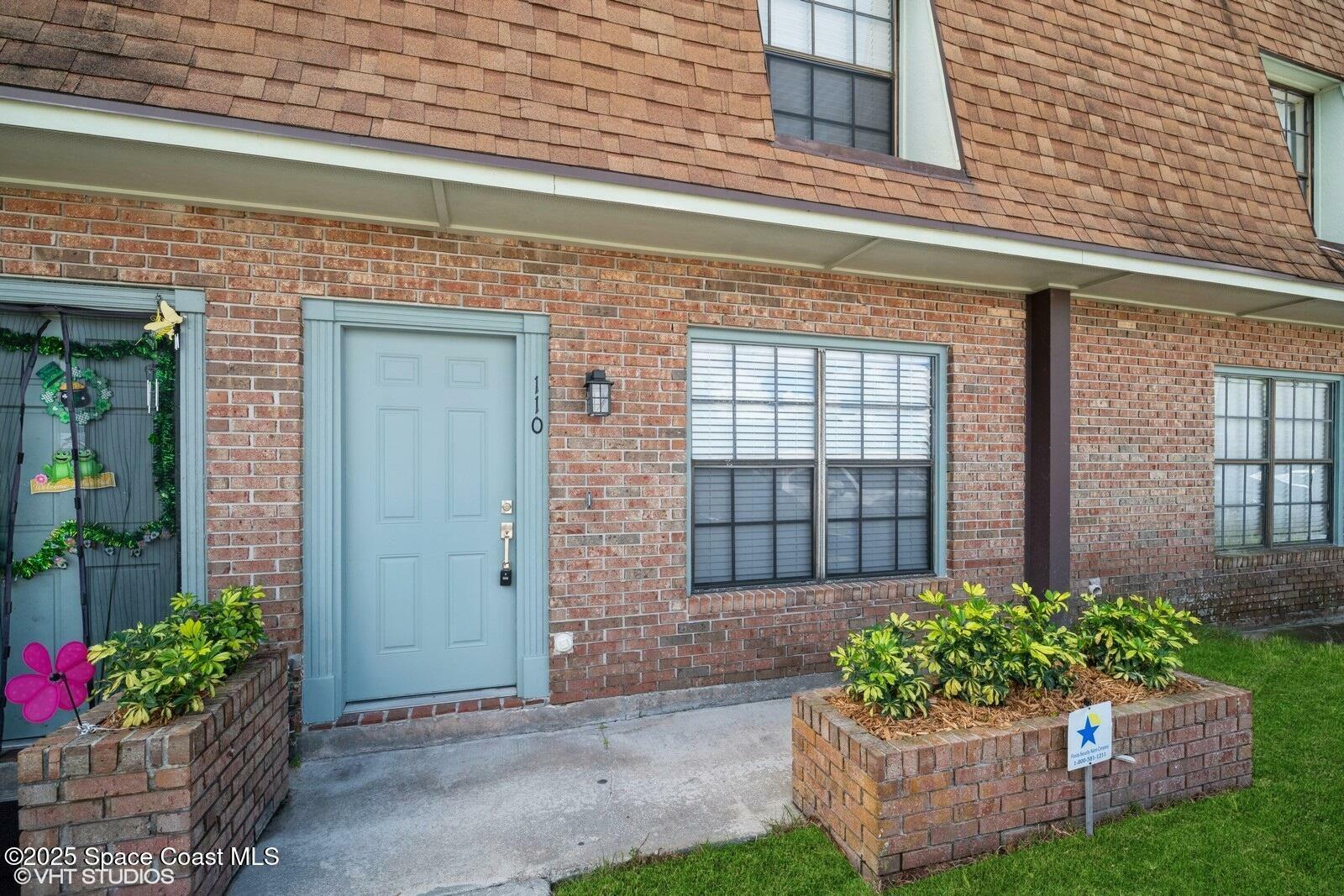 Property Photo:  1300 Arlington Lane NE  FL 32905 