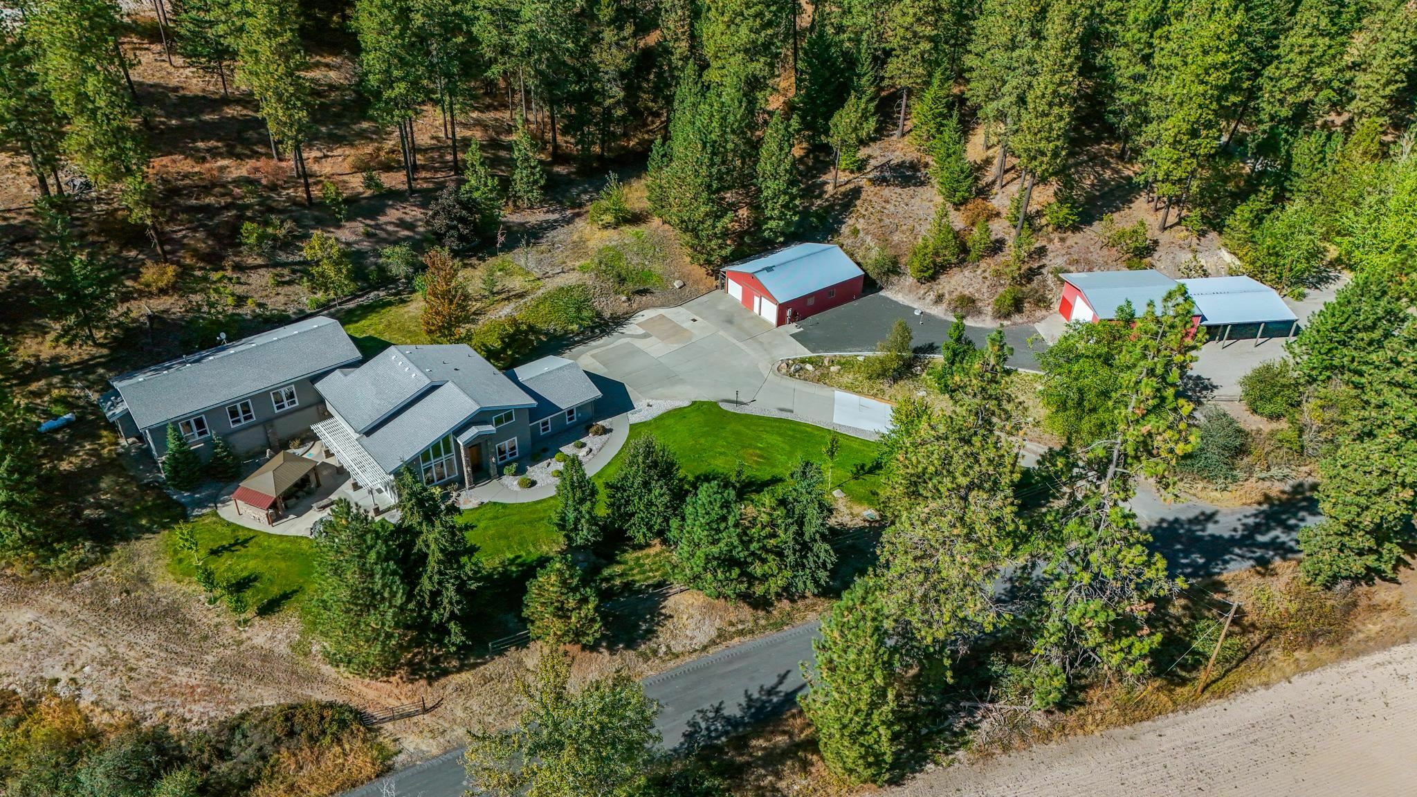Property Photo: 9624 S Sands Rd WA 99036-0000