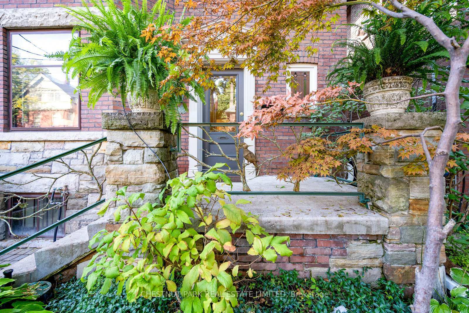 Property Photo: 40 Admiral Road ON M5R 2L5