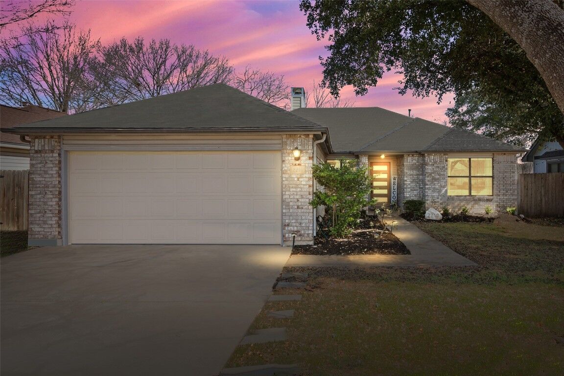 Property Photo:  2210 Silverleaf Lane  TX 78664 