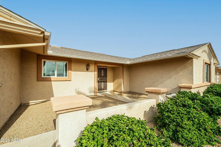 Property Photo: 9634 W Glen Oaks Circle N AZ 85351