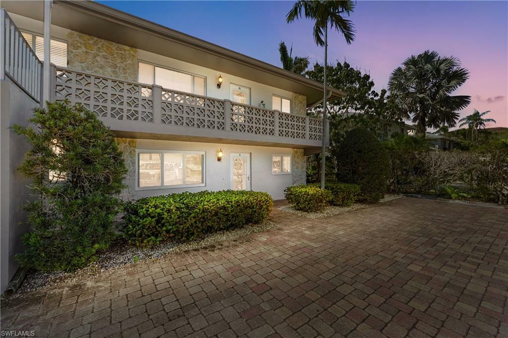 Property Photo: 1686 Blue Point Ave B5 FL 34102
