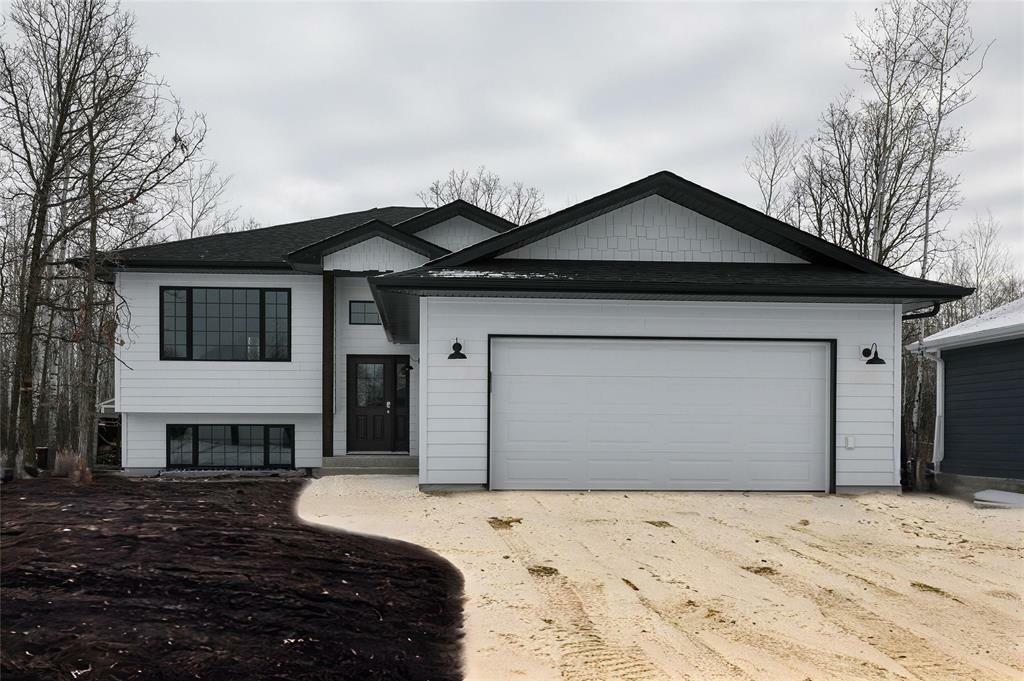 Property Photo: 13 Harvest Bay MB R0A 0C0