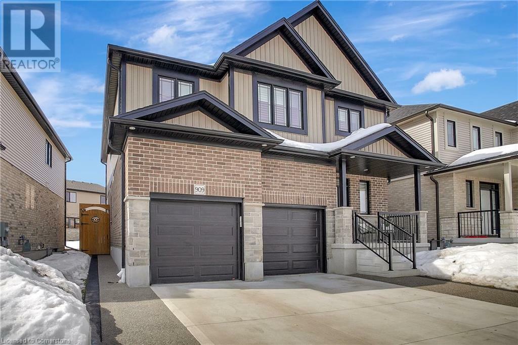 Photo de la propriété: 909 Dunnigan Court ON N2B 3J7