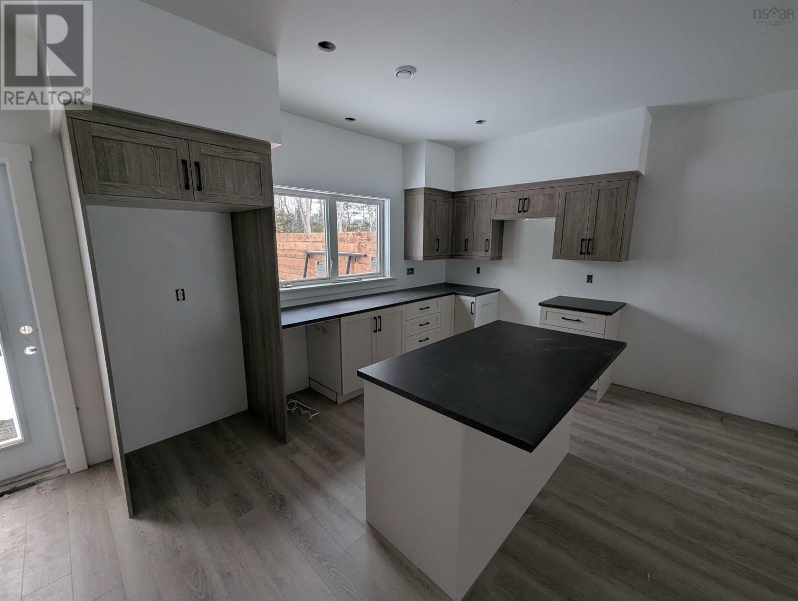 Property Photo: 40 Shadebush Walk 34 NS B4E 0X8