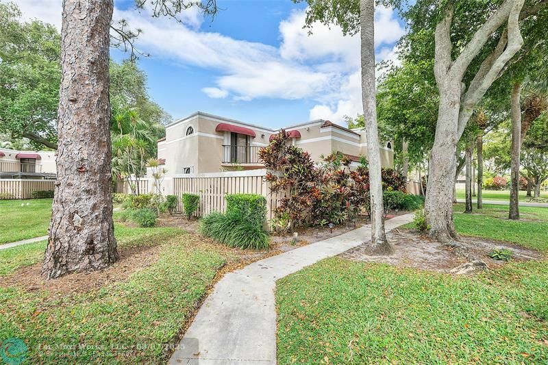 Property Photo:  4260 Village Dr C  FL 33445 