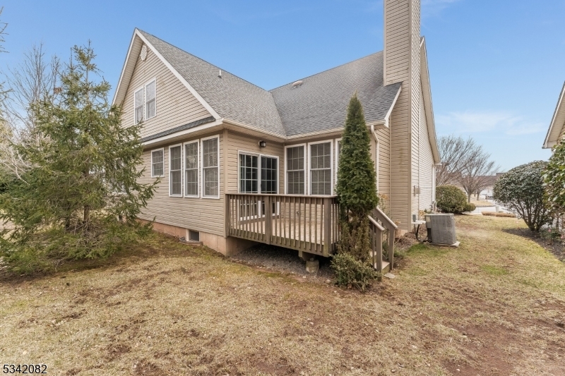 Property Photo:  29 Phipps Ct  NJ 08822 