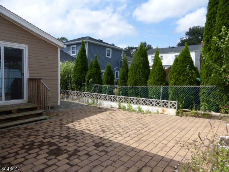 Property Photo:  5 Midway Ct  NJ 07866 