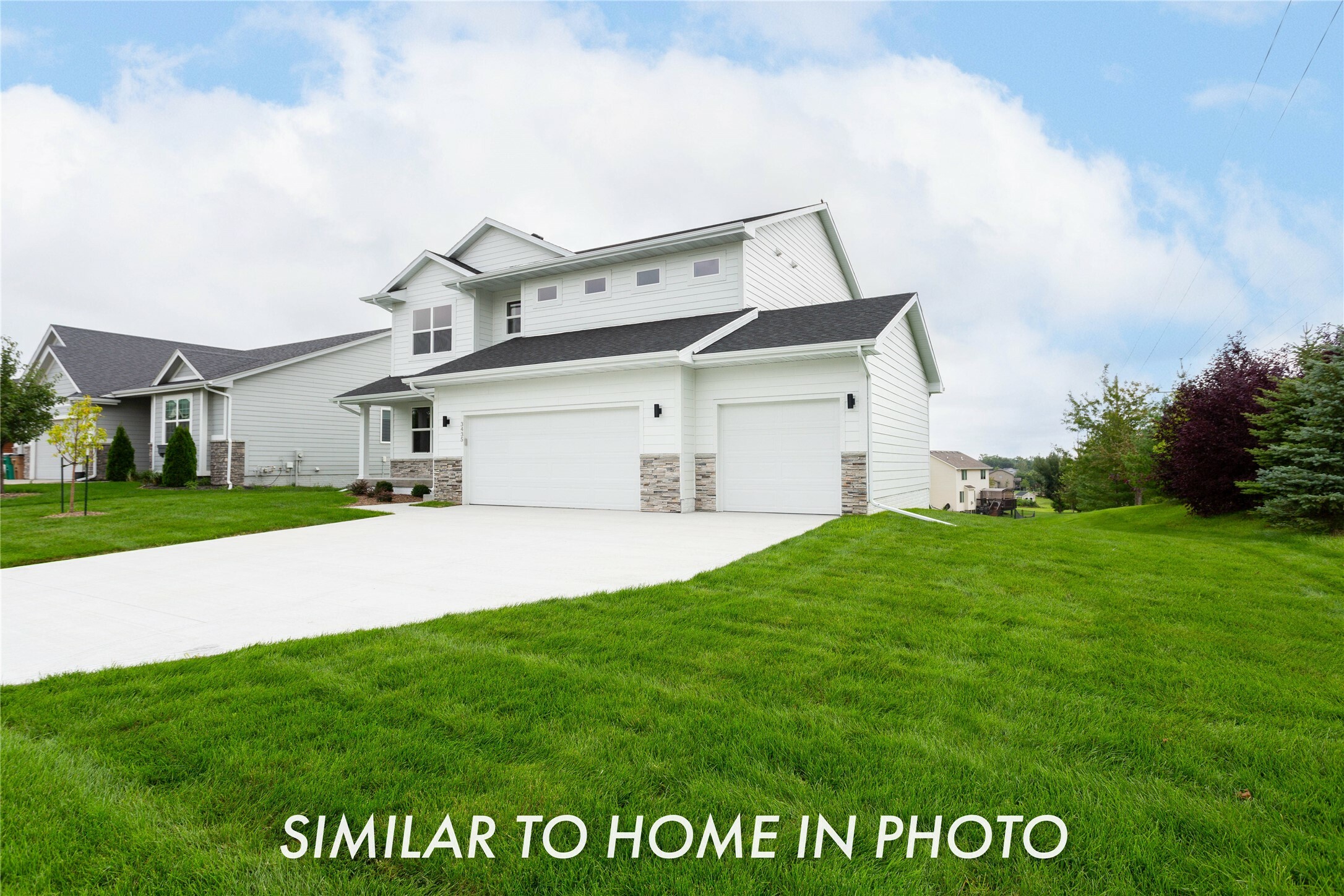 Property Photo:  143 10th Avenue NE  IA 50009 