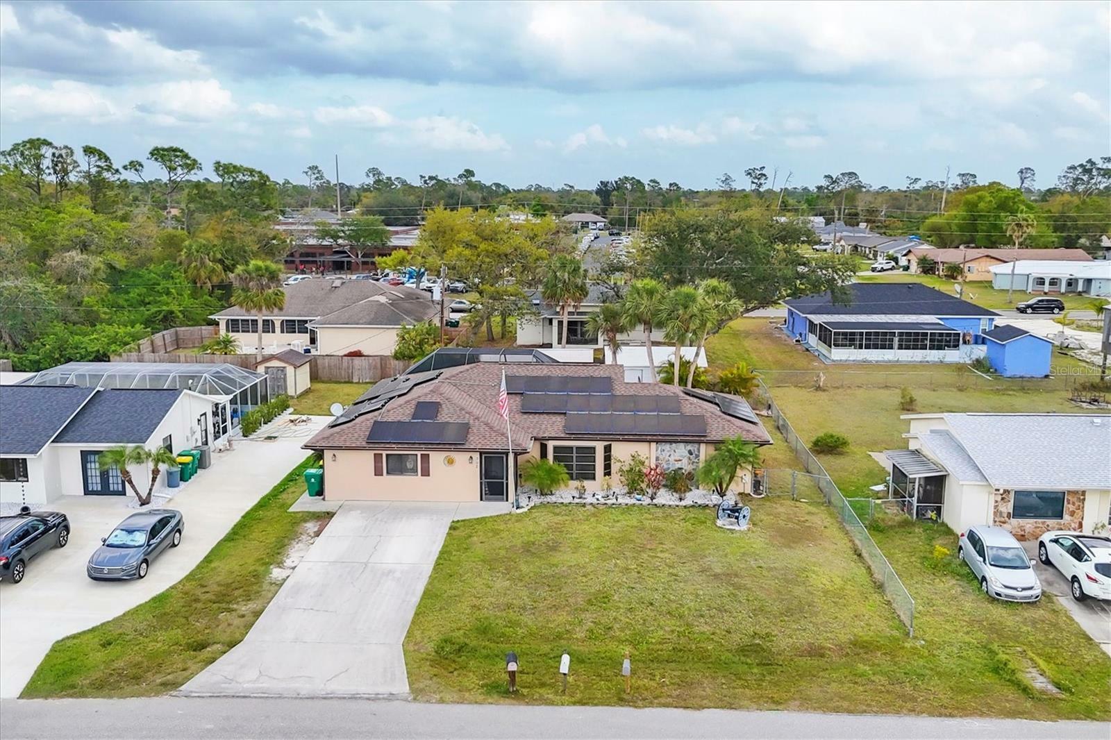 Property Photo: 392 Yeager Street FL 33954
