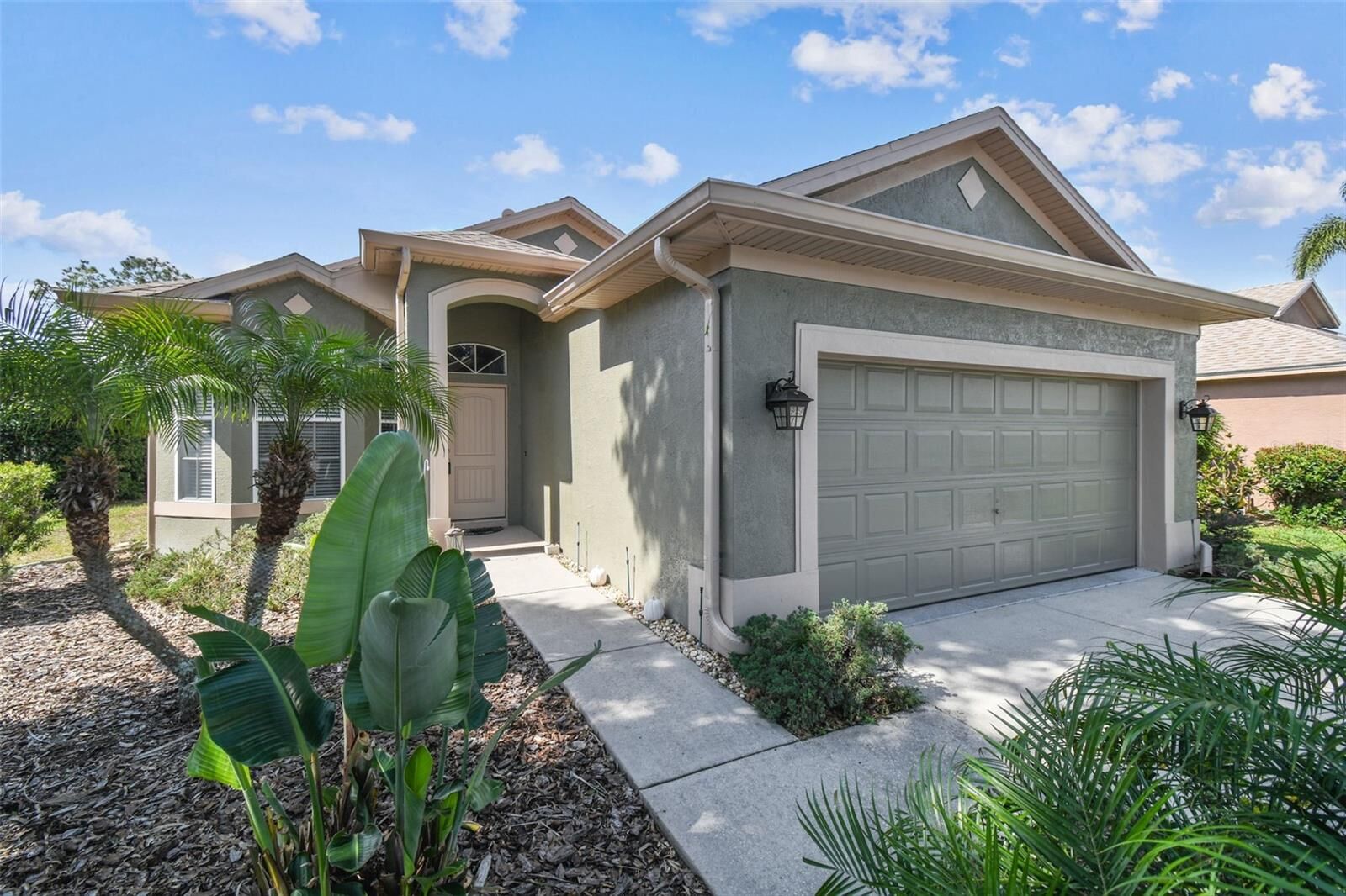 Property Photo:  4410 Sawgrass Drive  FL 34685 