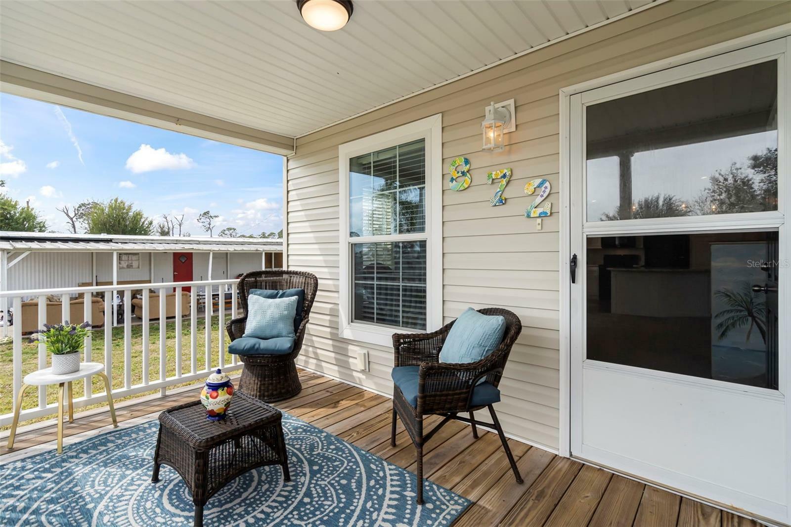 Property Photo: 872 Calle Menuda FL 34224