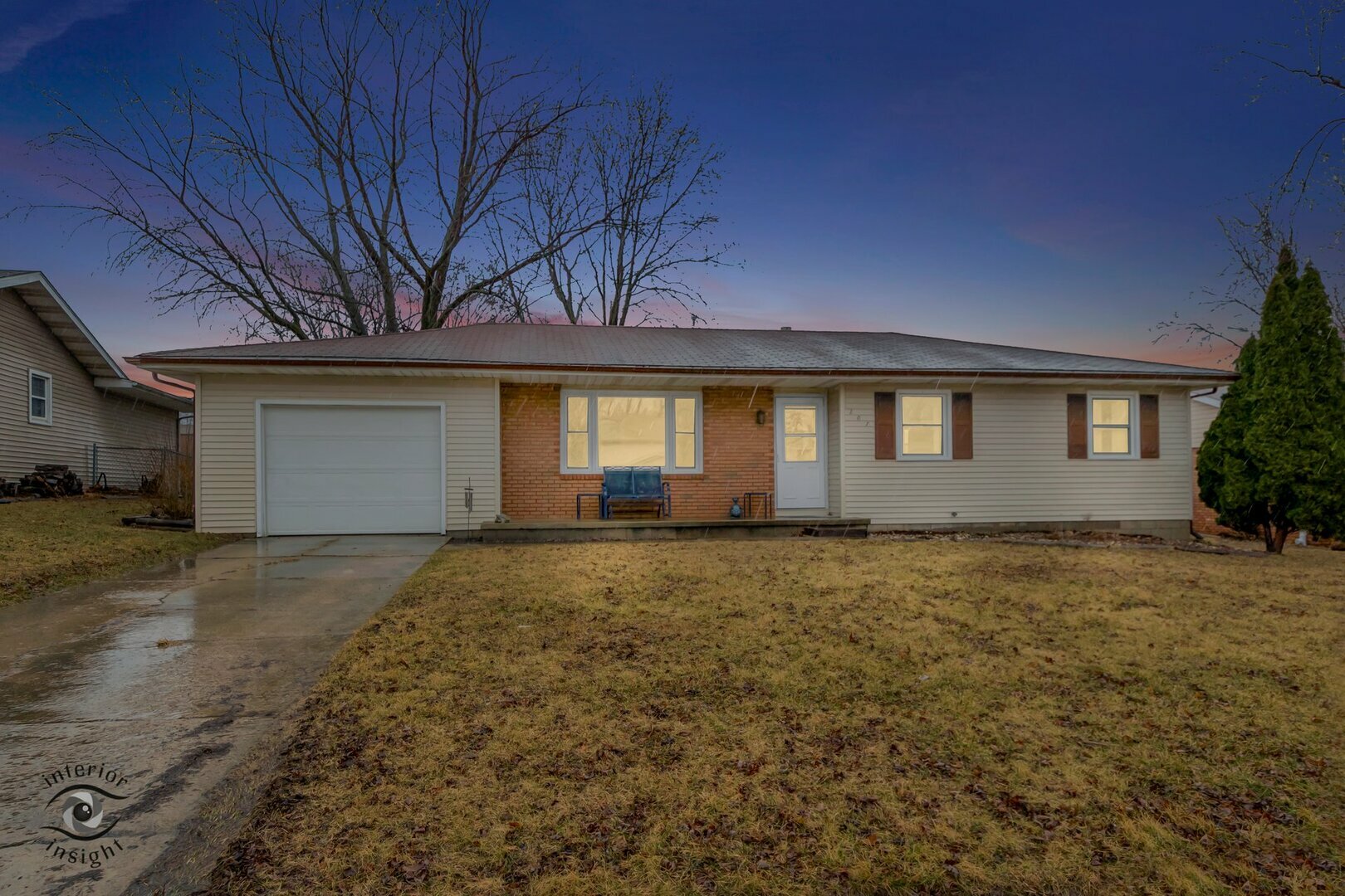 Property Photo:  207 E Baker Street  IL 60950 