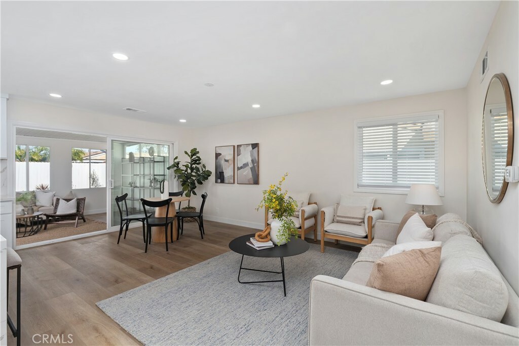Property Photo: 10401 Whirlaway Street CA 90630
