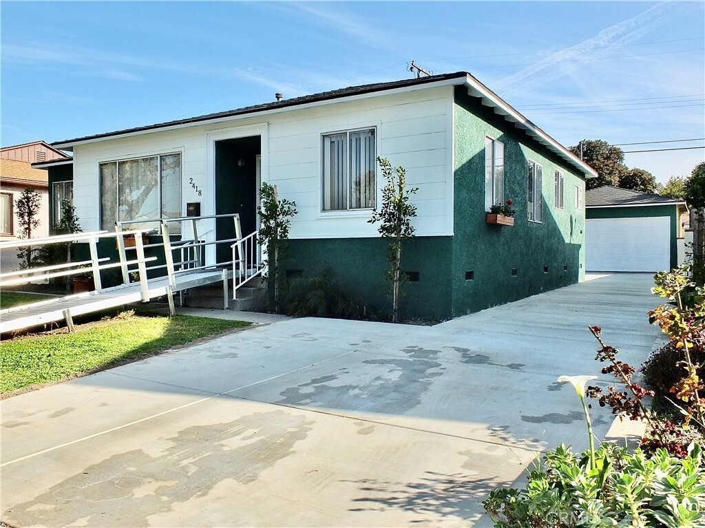 Property Photo:  2418 Denmead Street  CA 90712 