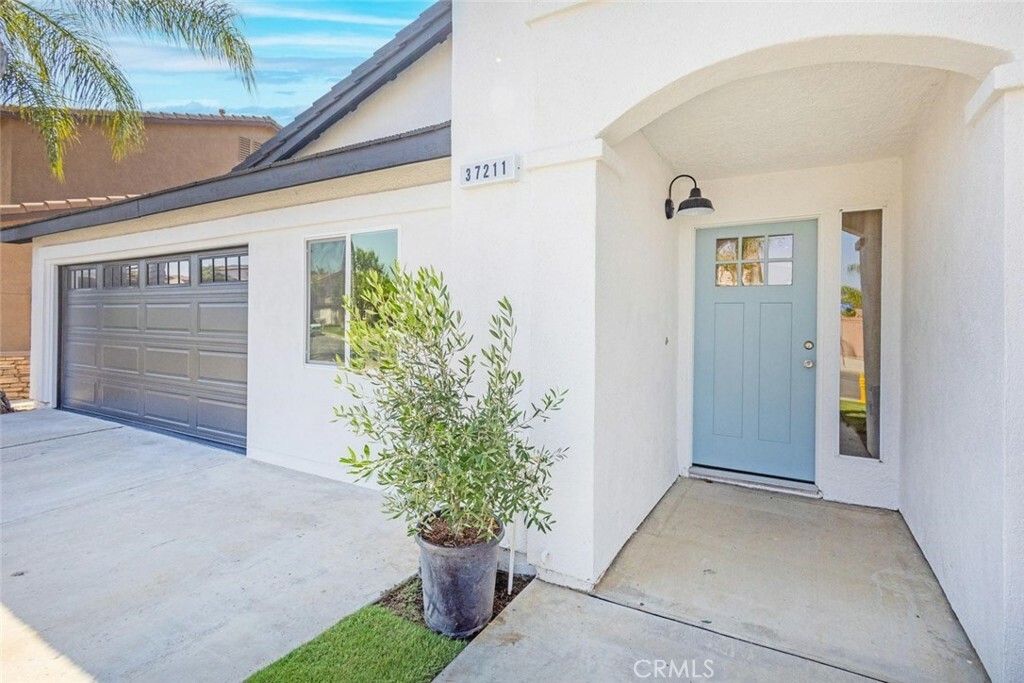 Property Photo:  37211 Jerome Lane  CA 92562 