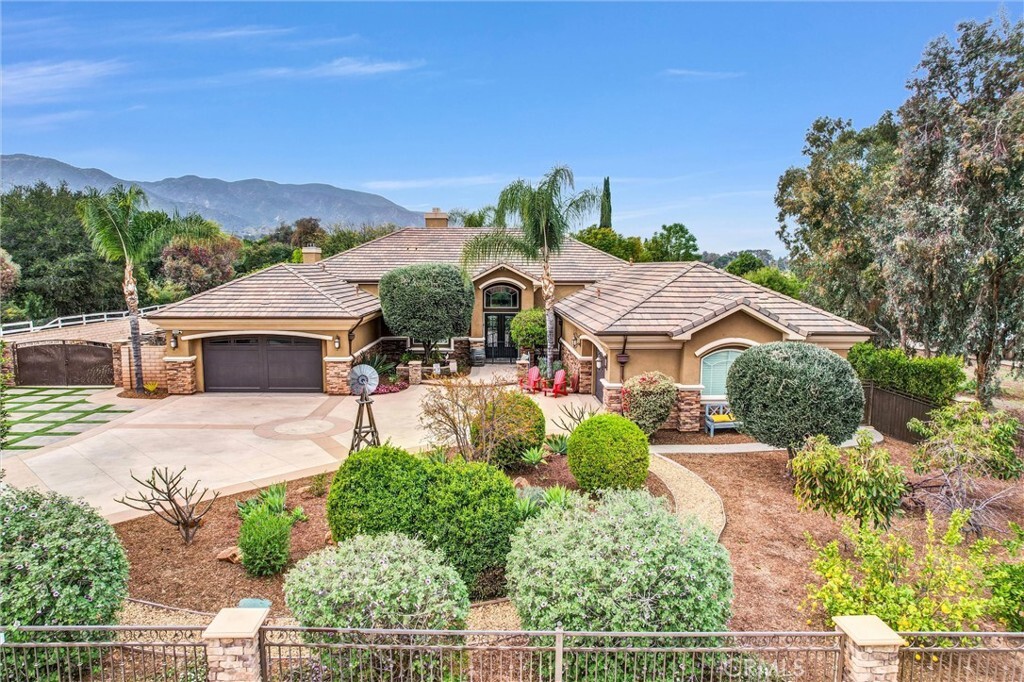 Property Photo: 2480 Oak Avenue CA 92882