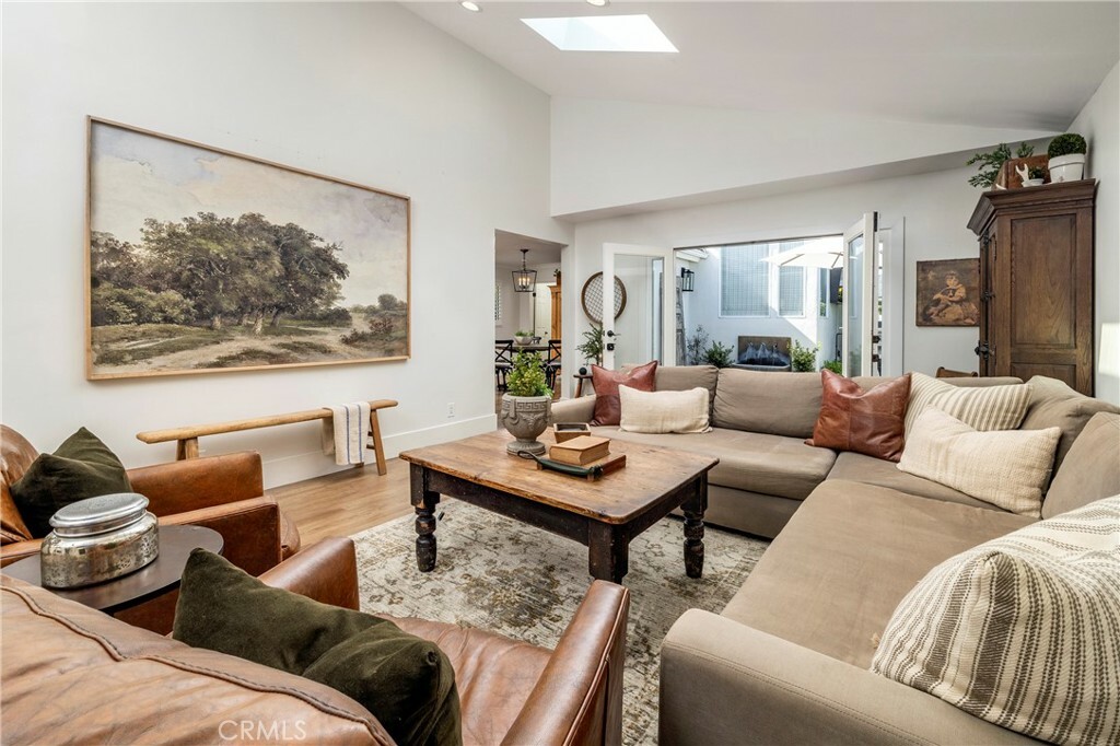 Property Photo: 390 Esther Street CA 92627