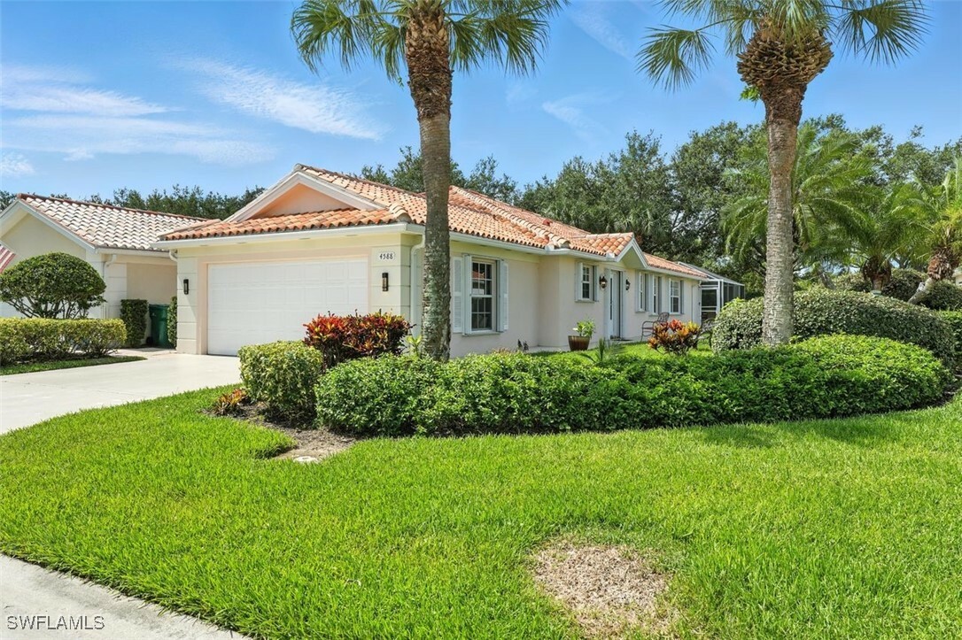 Property Photo: 4588 Pasadena Court FL 34109