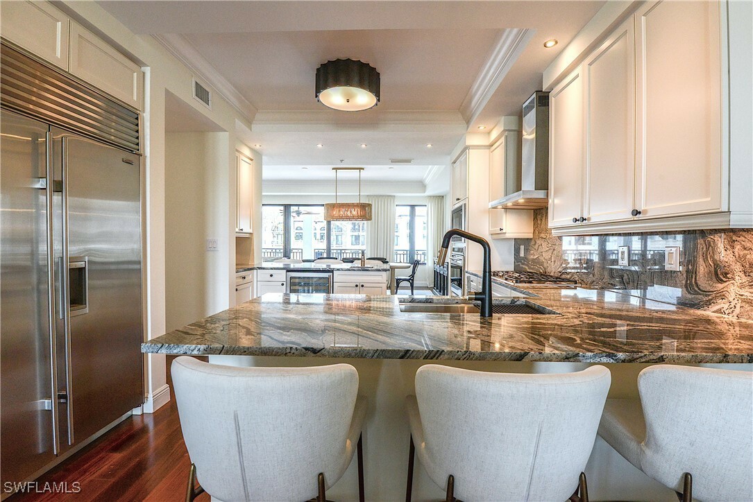 Property Photo: 1530 5th Avenue S 208C FL 34102