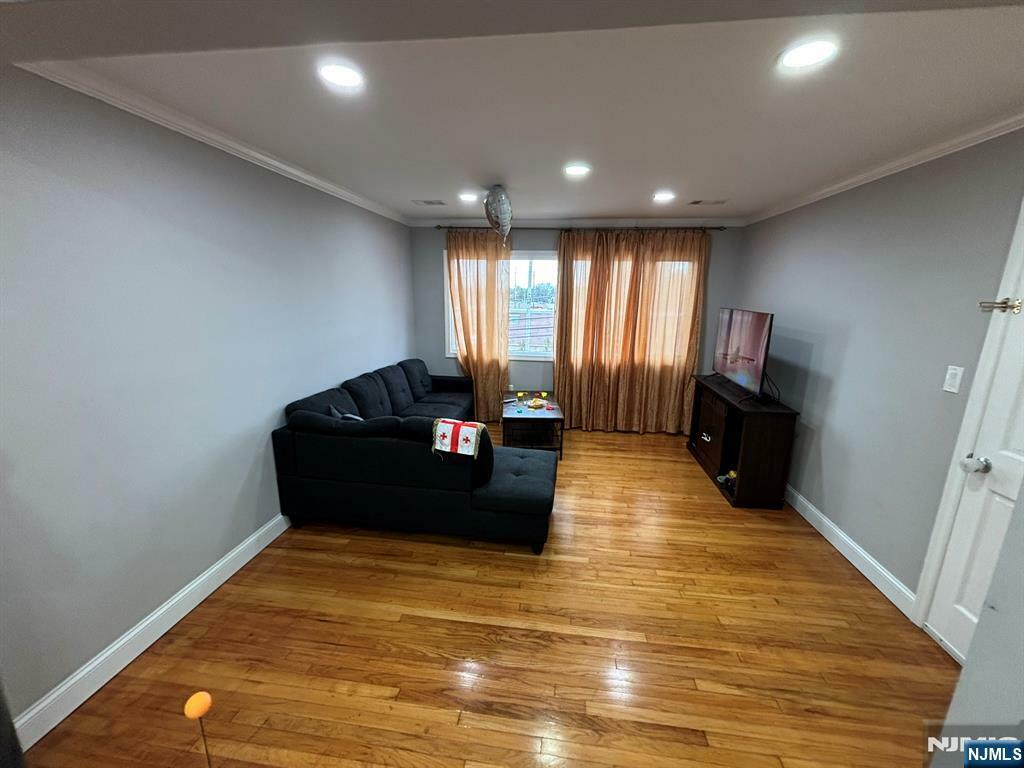 Property Photo:  18 Van Vliet Court  NJ 07013 
