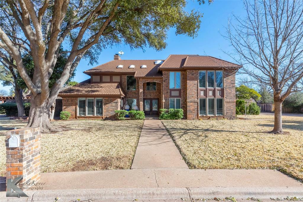 Property Photo: 20 Glen Abbey Street TX 79606