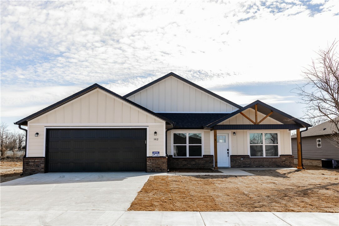 Property Photo: 1412 Emelyn Lane AR 72761