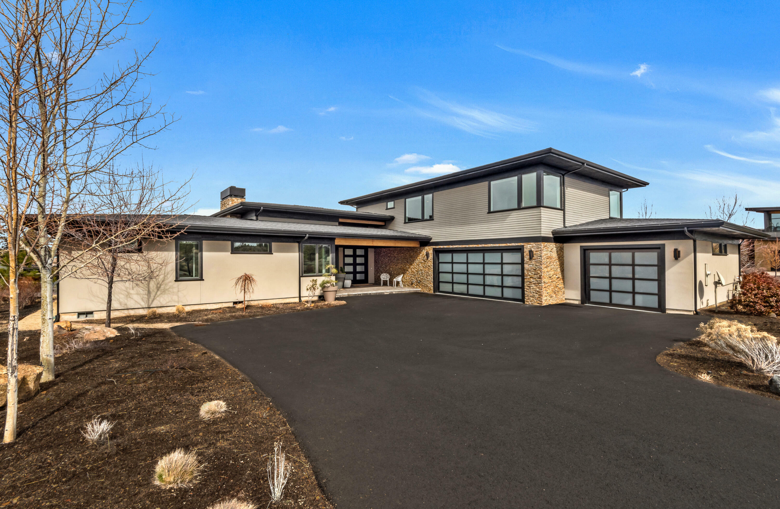 Property Photo: 19280 Christopher Court OR 97702