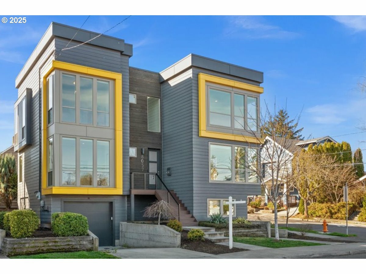 Property Photo: 8057 SE 19th Ave OR 97202