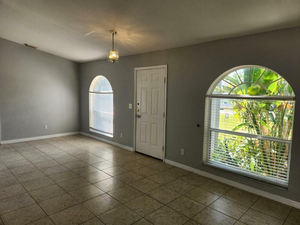 Property Photo: 441 SE Starflower Avenue FL 34983
