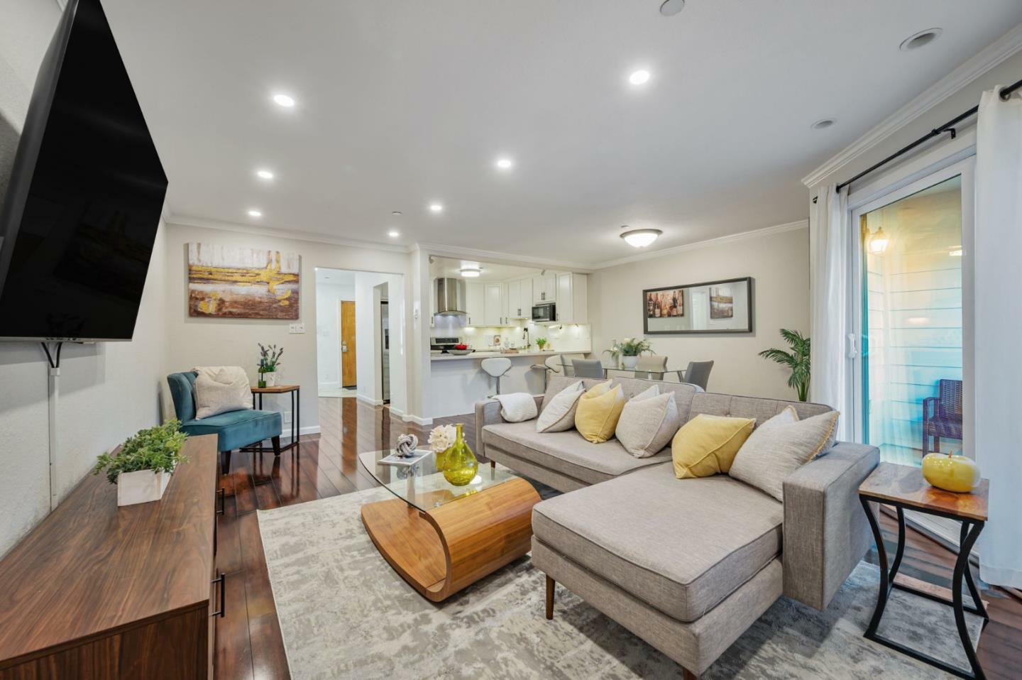 633 Baden Avenue C  South San Francisco CA 94080 photo