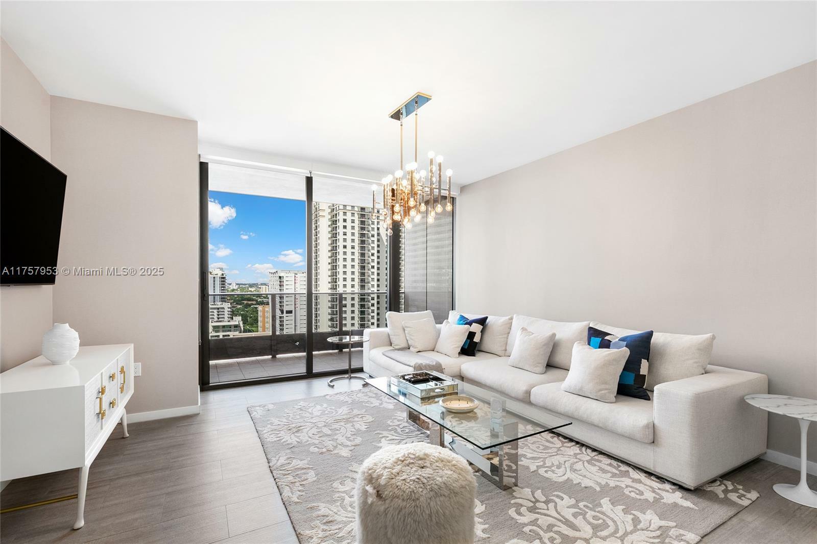 Property Photo:  1000 Brickell Plz 2211  FL 33131 