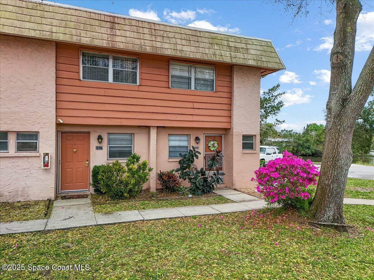 Property Photo: 2529 Country Club Drive FL 32780