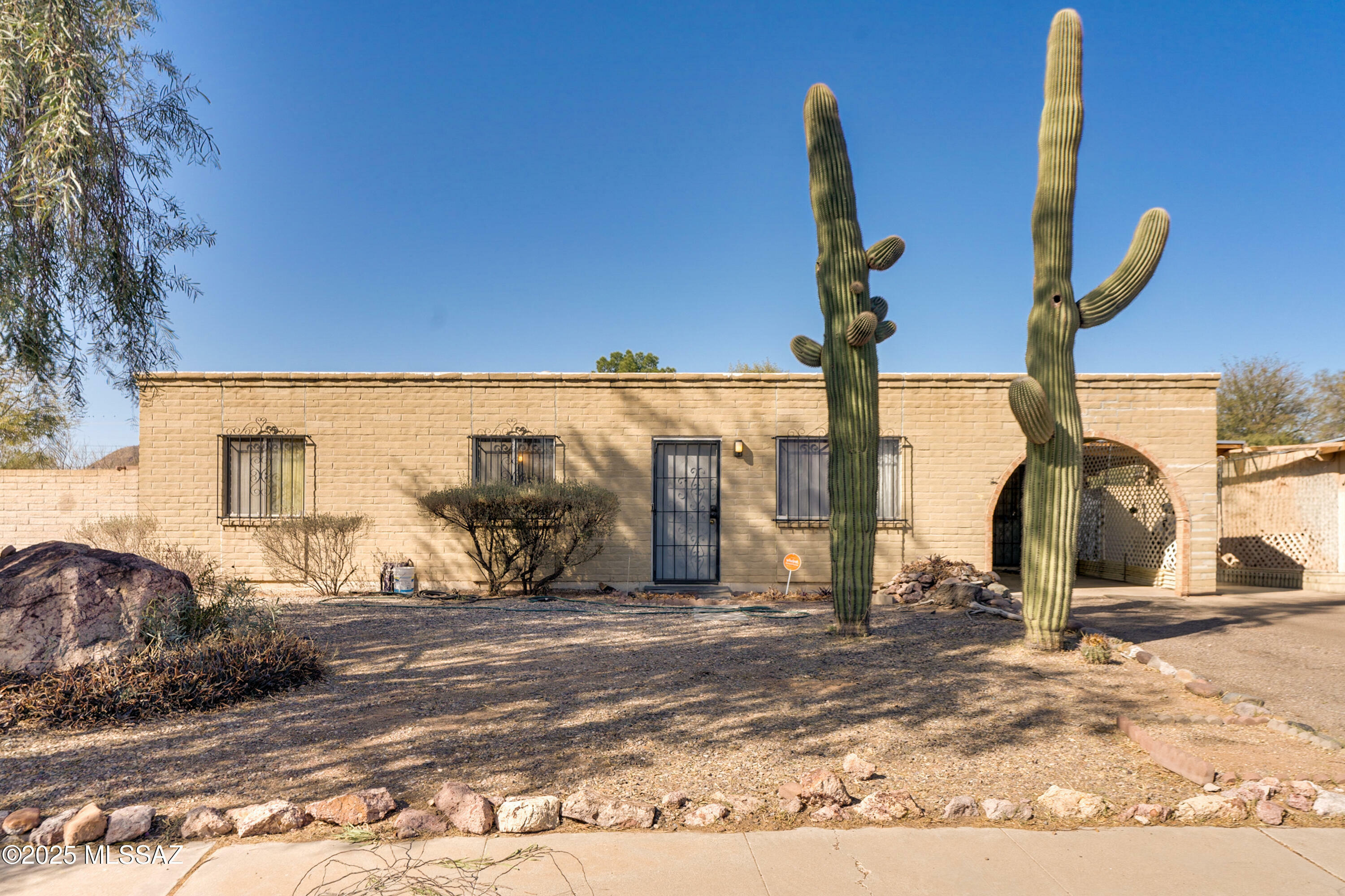 Property Photo:  6410 S Dorado Circle  AZ 85746 