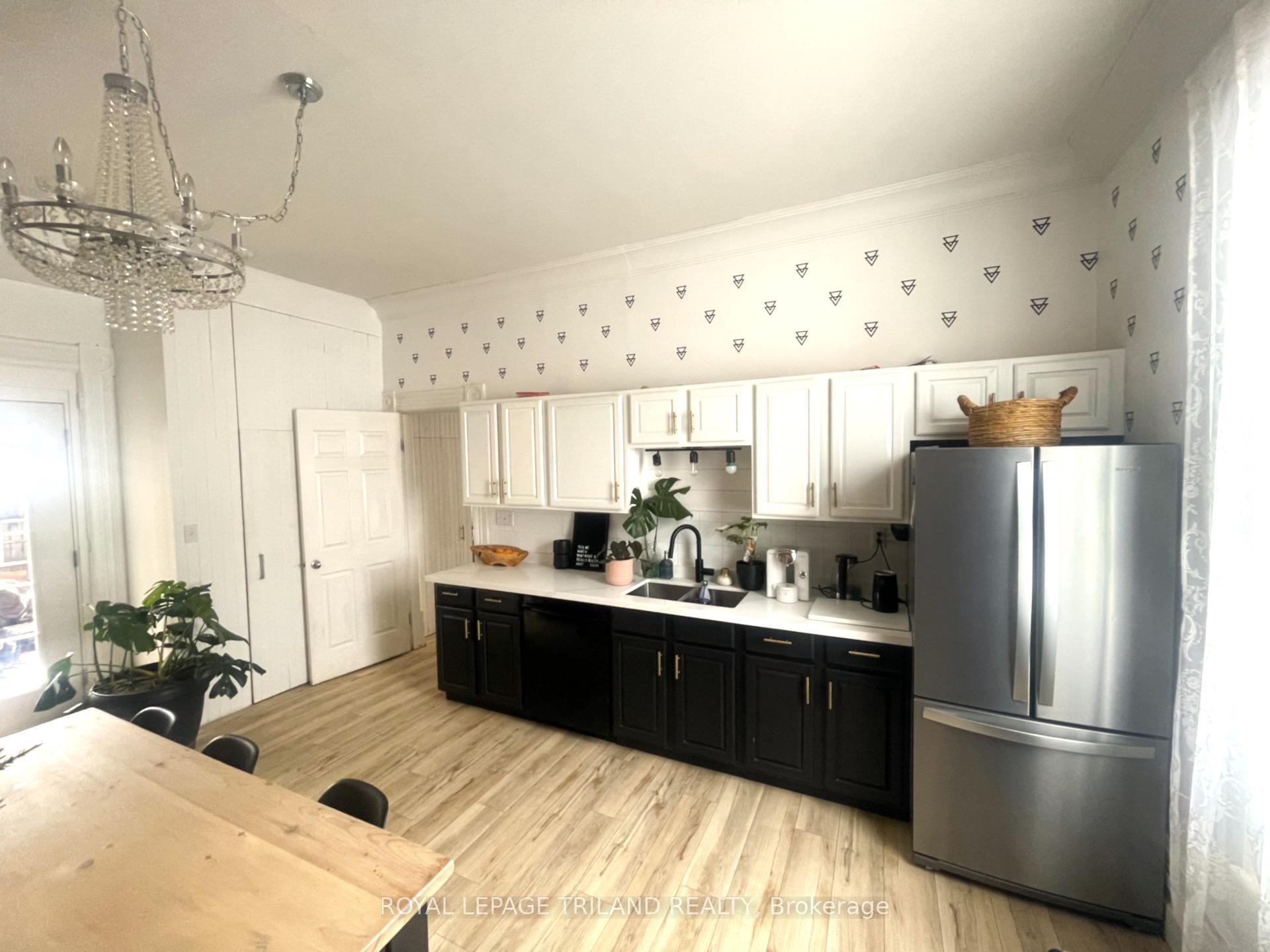 Property Photo: 11 Maple Street W ON N5H 1B8