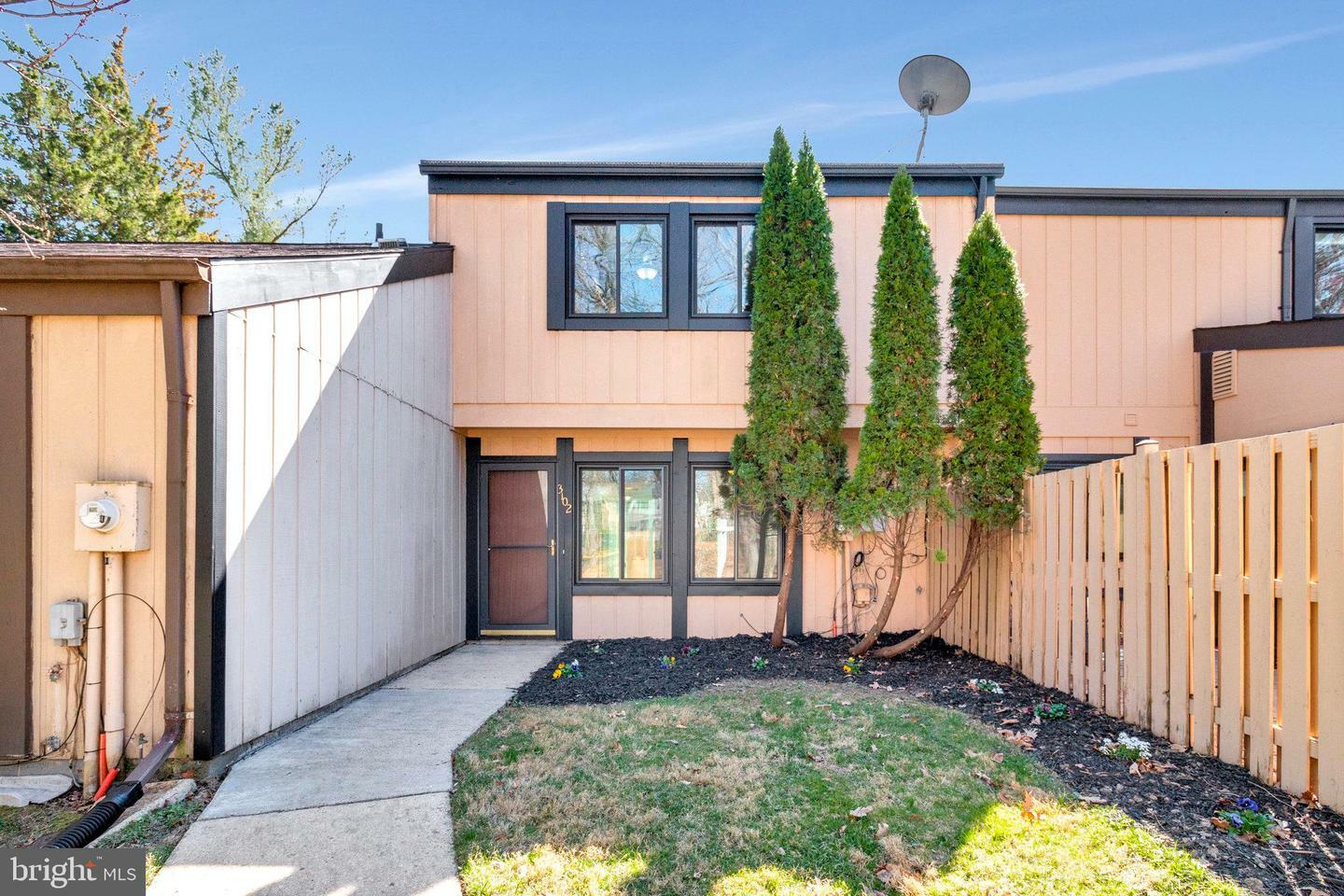 Property Photo: 3102 Babashaw Court VA 22031