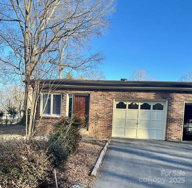 Property Photo: 1049 7th Street NE NC 28601