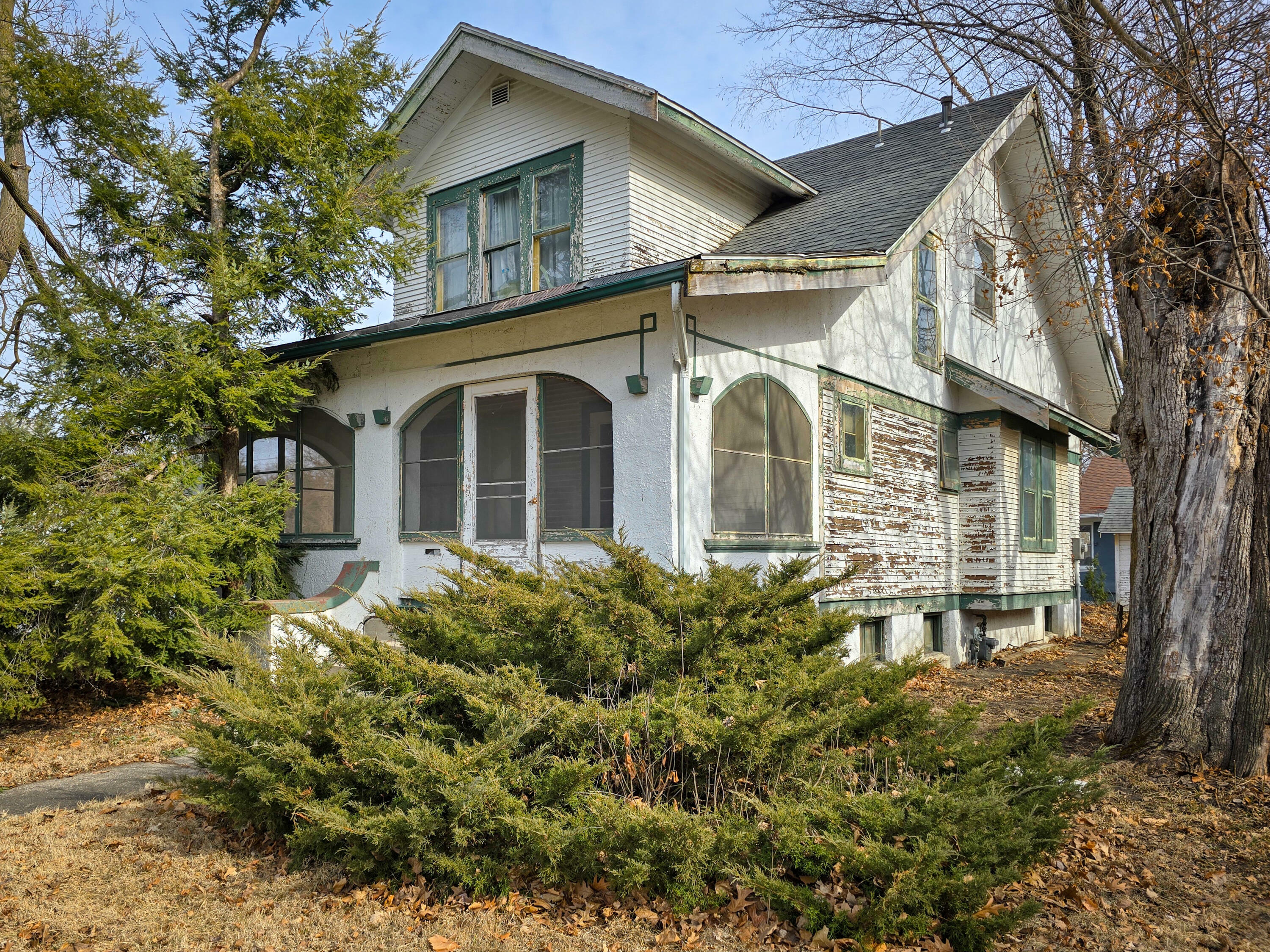 Property Photo:  928 Clark Avenue  IA 50010 