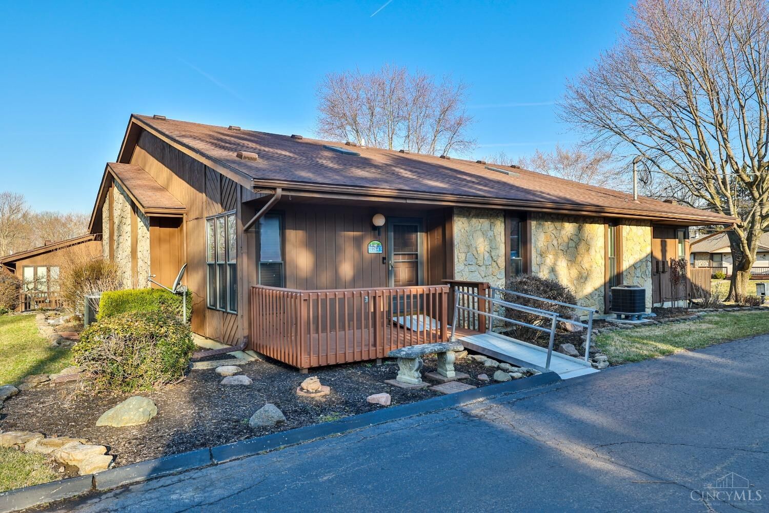 Property Photo: 2284 Joshua Circle OH 45044