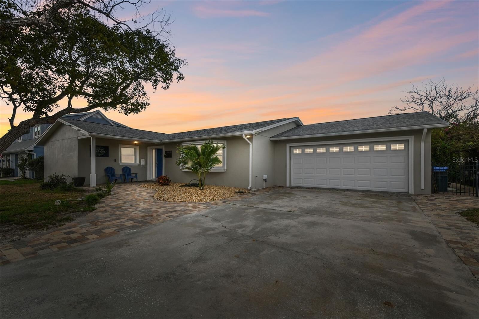 Property Photo:  8448 Flagstone Drive  FL 33615 