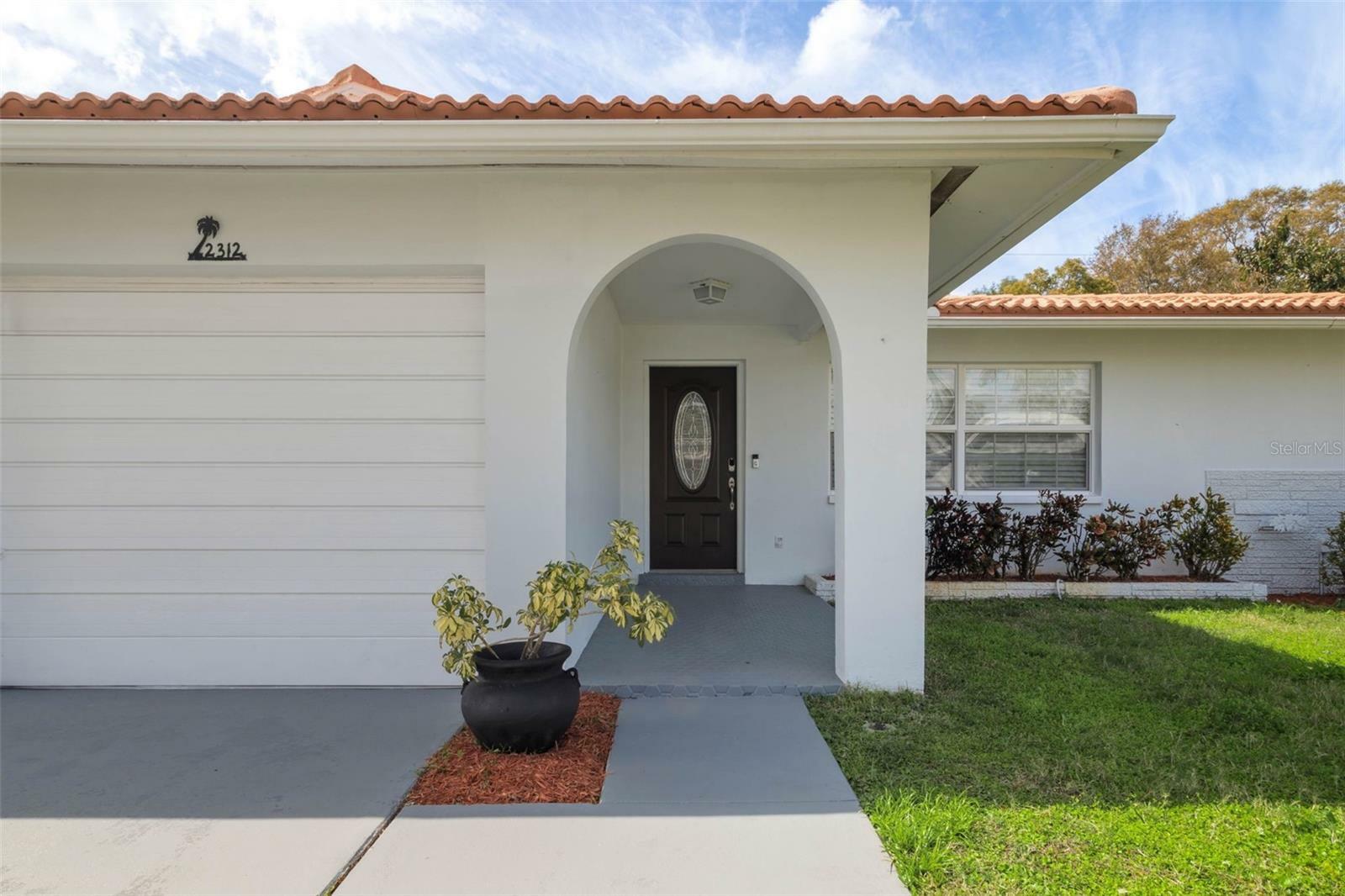 Property Photo:  2312 Tudor Lane  FL 33763 