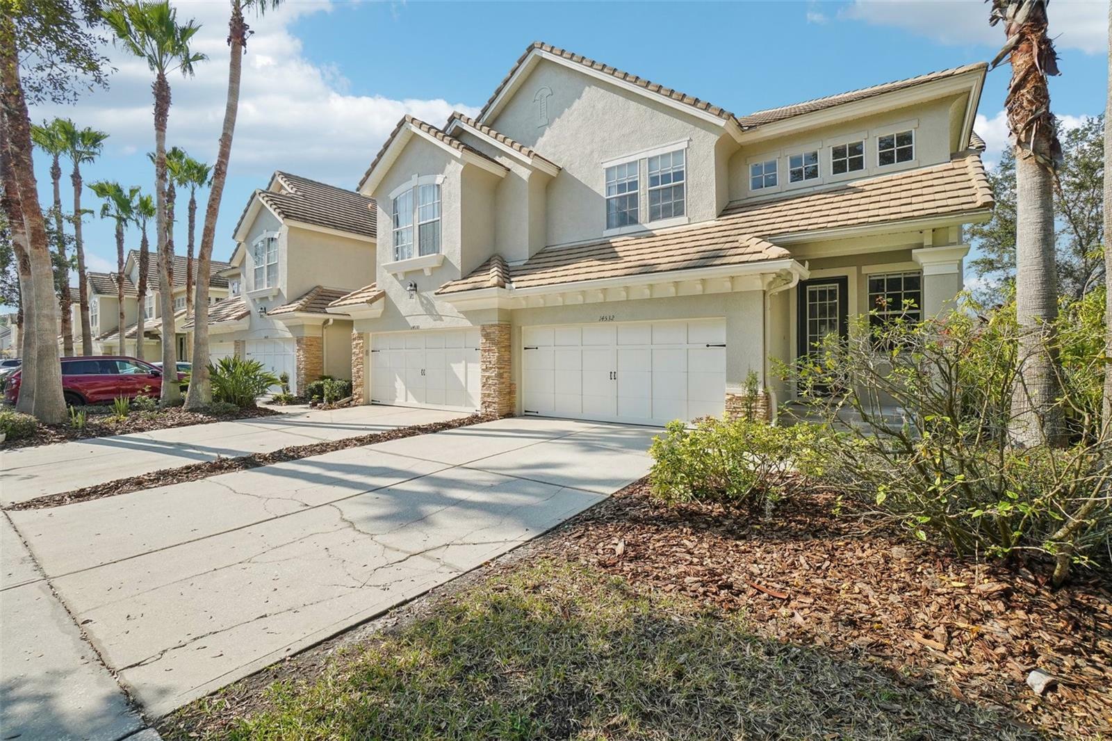 Property Photo: 14532 Mirabelle Vista Circle FL 33626