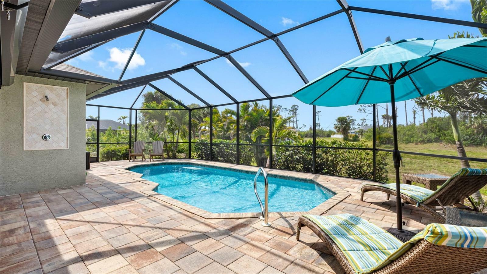 Property Photo: 135 Cabana Way FL 33947