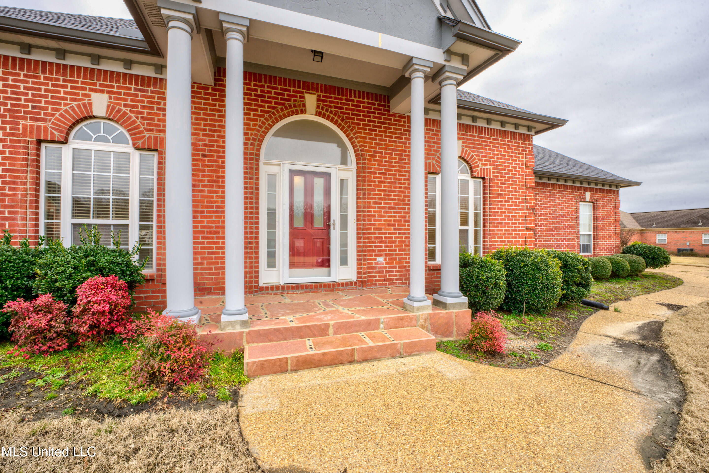 6384 Acree Woods Dr Drive  Olive Branch MS 38654 photo